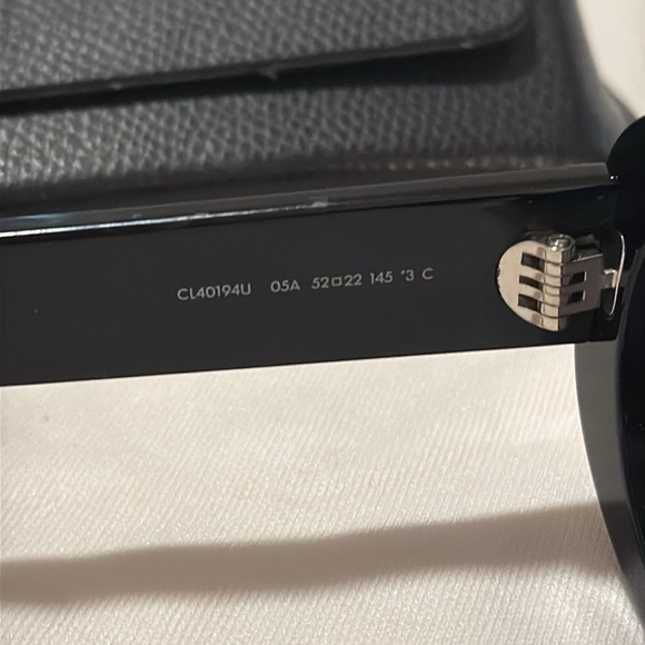 Celine Triompe black on black sunglassesses CL4019U
Like new! - Picture 5 of 8